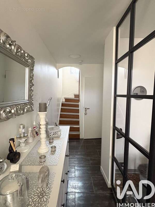Maison 57 m² à Livry-Gargan  - photo 2