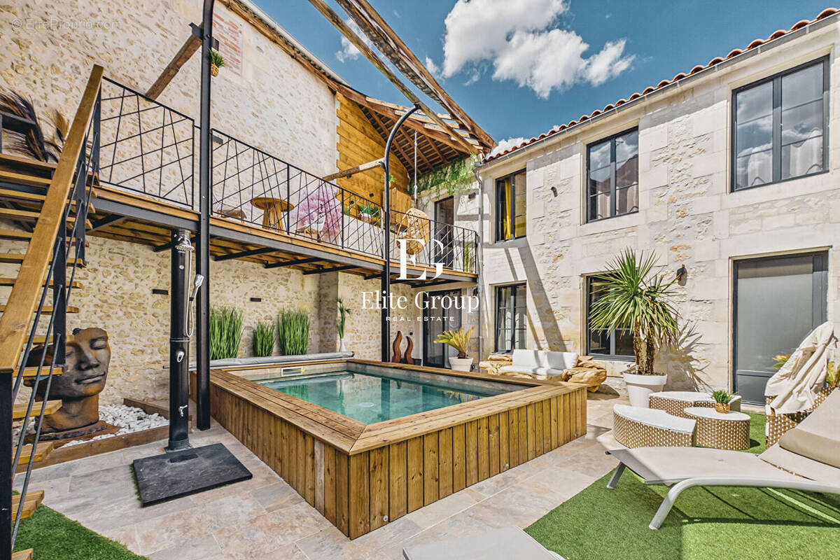 Maison à TONNAY-CHARENTE