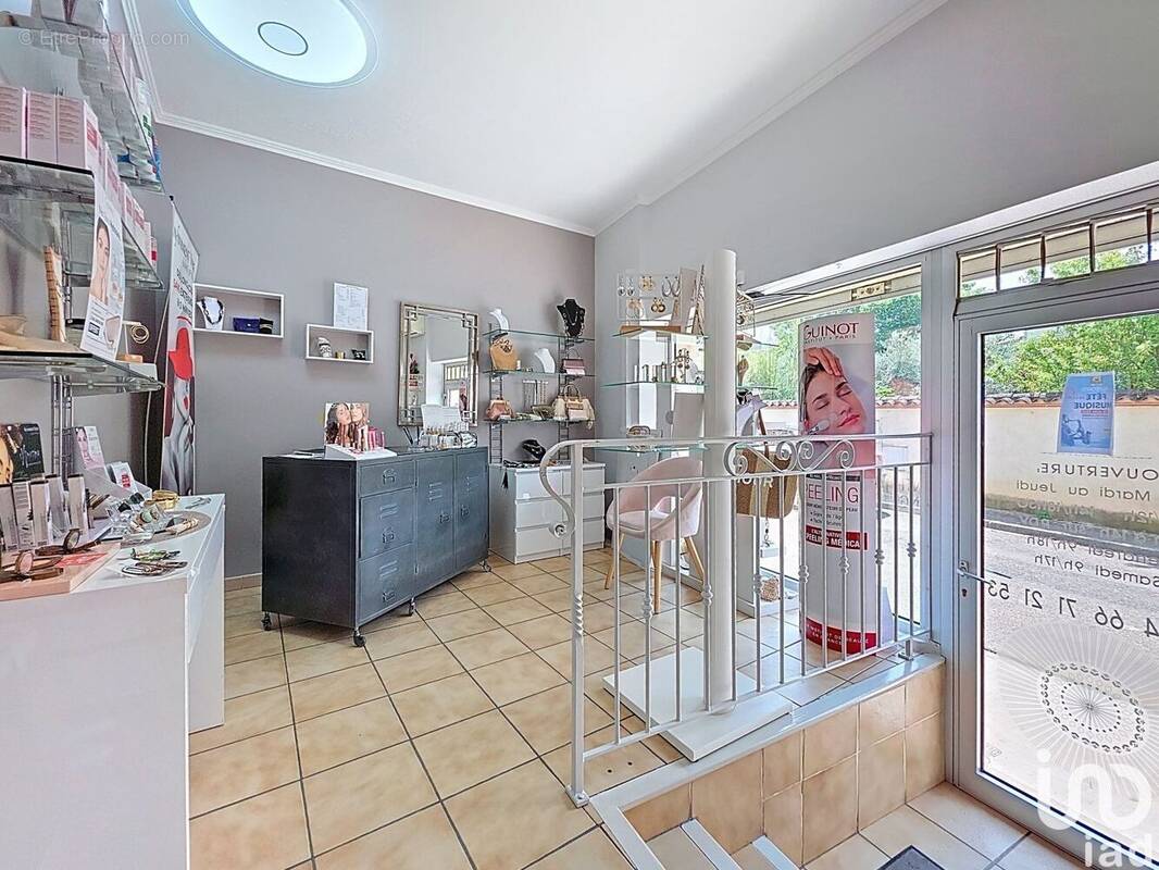 Photo 1 - Commerce à AUBORD