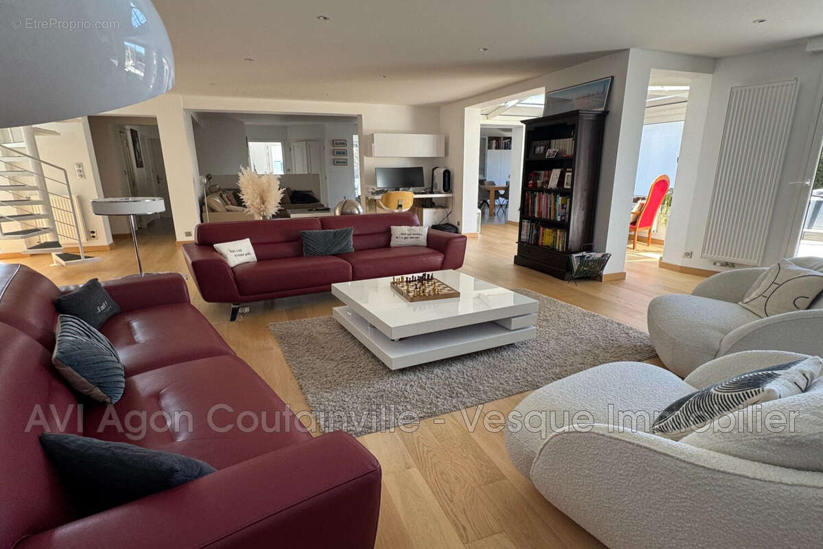 Maison à AGON-COUTAINVILLE