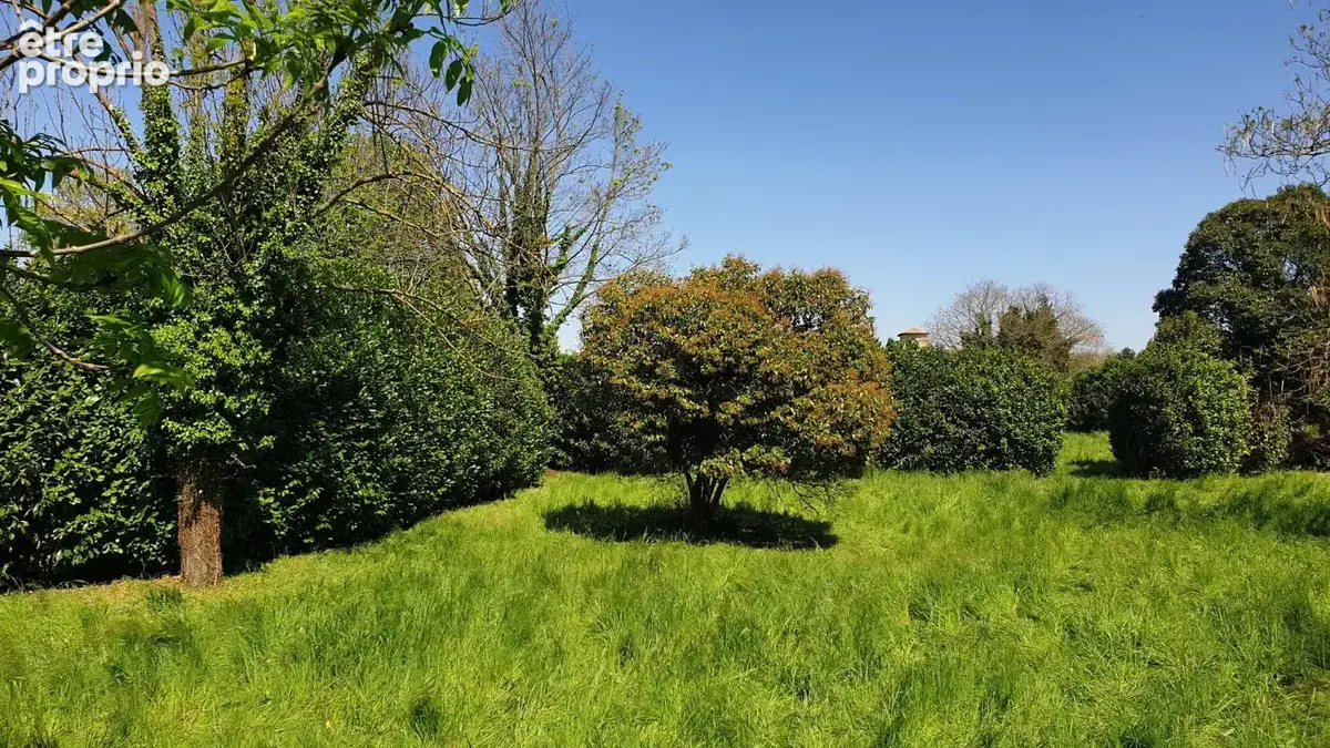 Terrain à LORIOL-SUR-DROME