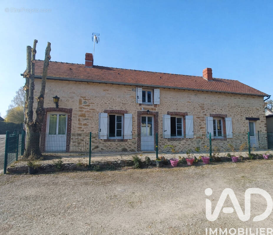 Photo 1 - Maison à FERRIERES-LA-VERRERIE
