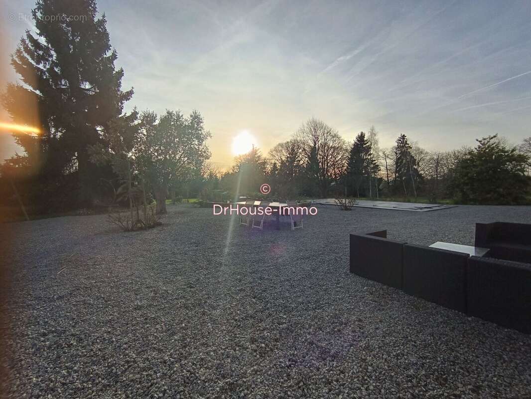 Maison 198 m² à Meneac  - photo 10