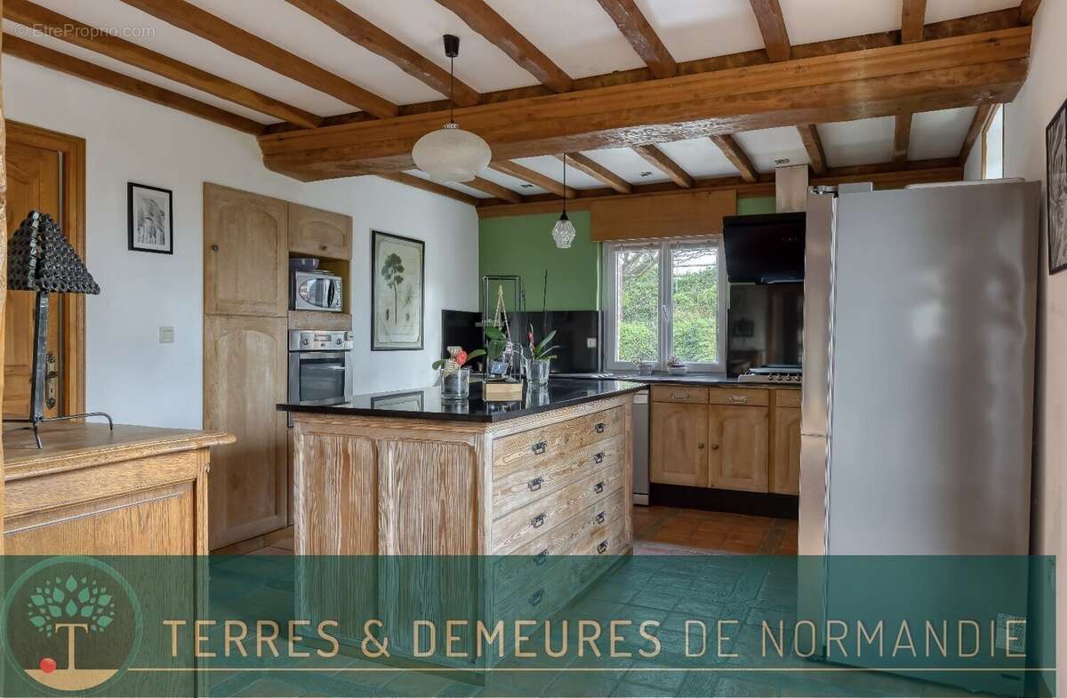 Ensemble immobilier de 383m² sur son parc de 1.2 hectare en Normandie, 76. - photo 5