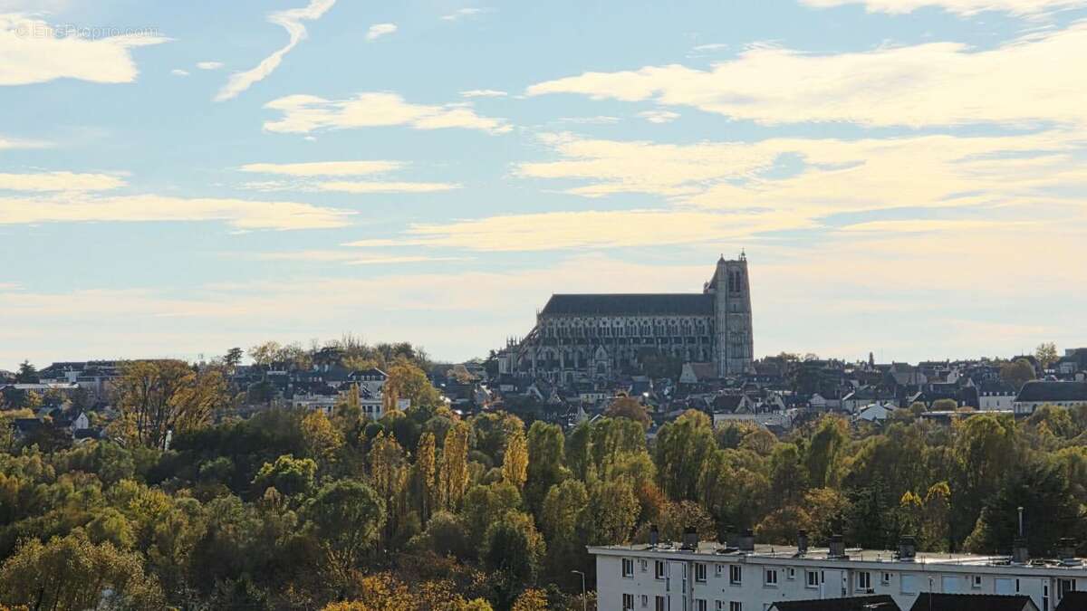 Bourges appartement de 86.1m² 4 pieces balcons ascenseur parking - photo 15