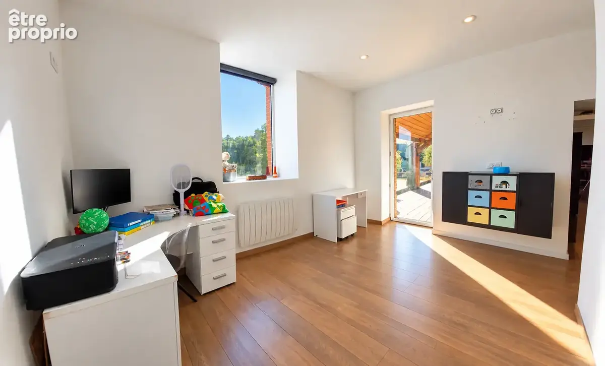 Maison en pierres rénovée de 195m2 - 8 pièces - Forges la Forêt - photo 12