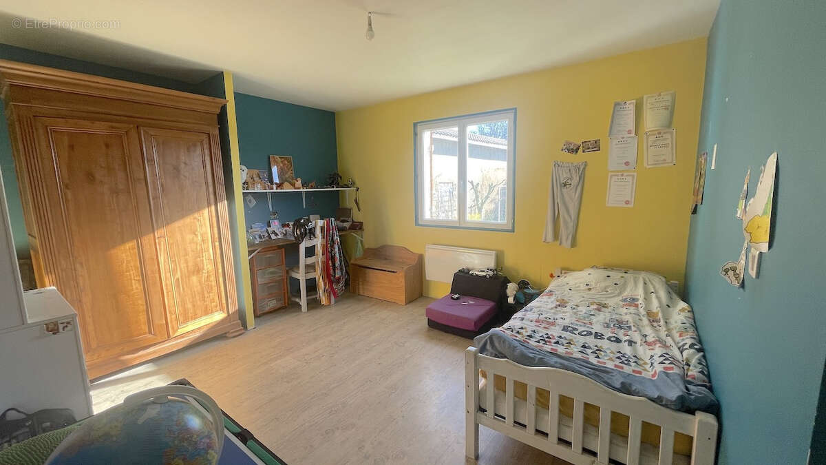 Maison à PUJOLS-SUR-CIRON