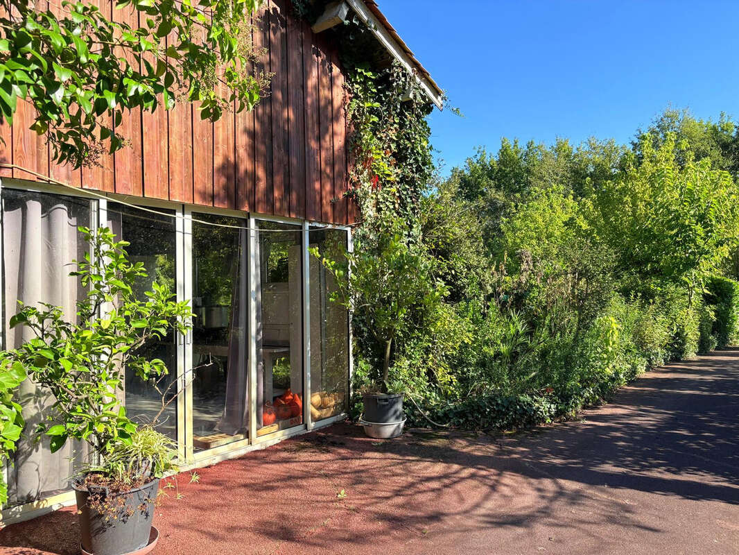 Maison à VENDAYS-MONTALIVET