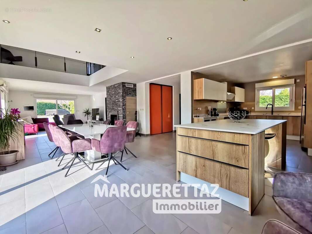 Maison à NEYDENS