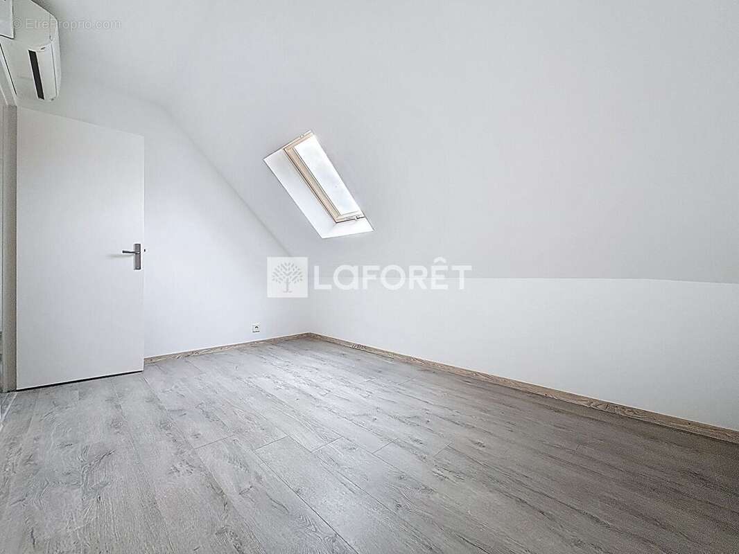 Maison à COURCELLES-SUR-SEINE