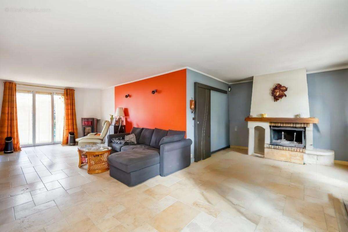 Maison à PLAISIR
