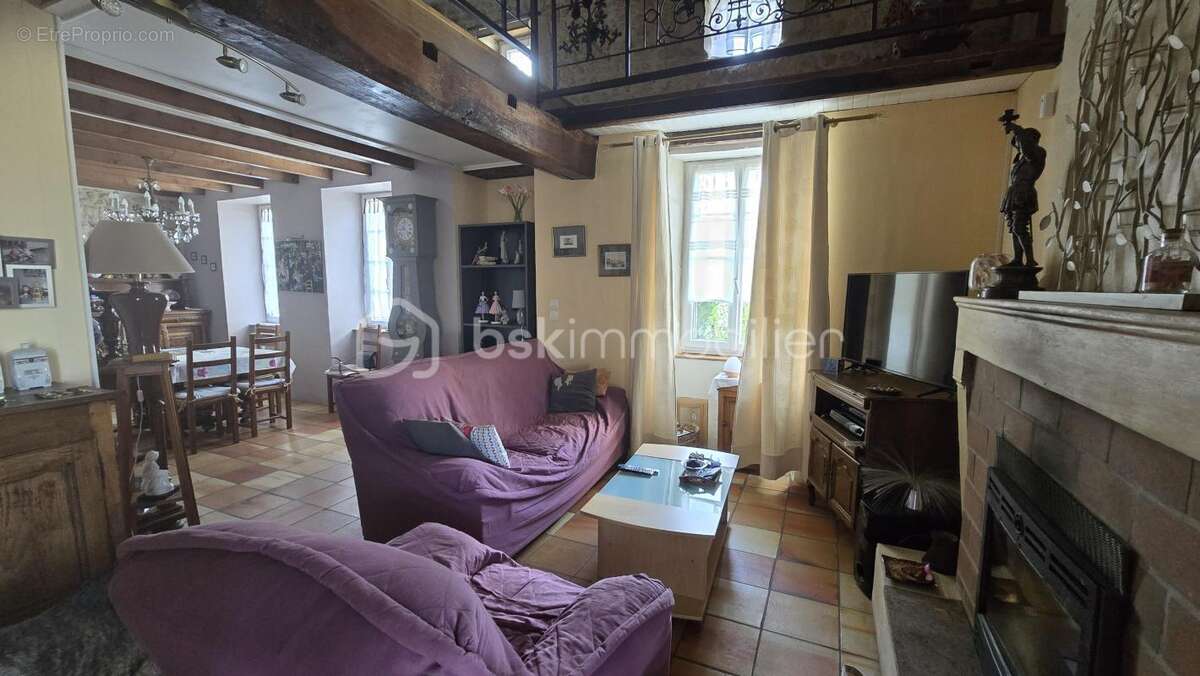 Maison à SAINT-BONNET-SUR-GIRONDE