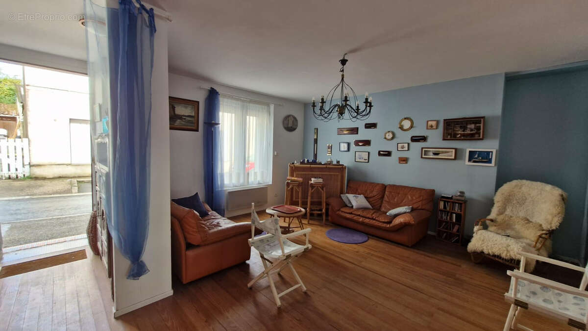 Maison à MORTAGNE-SUR-GIRONDE