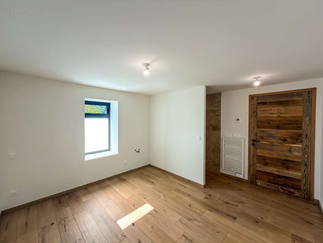 À vendre – Magnifique appartement T5 traversant en triplex de 196,54 m² au sol à Viuz-en-Sallaz - photo 8