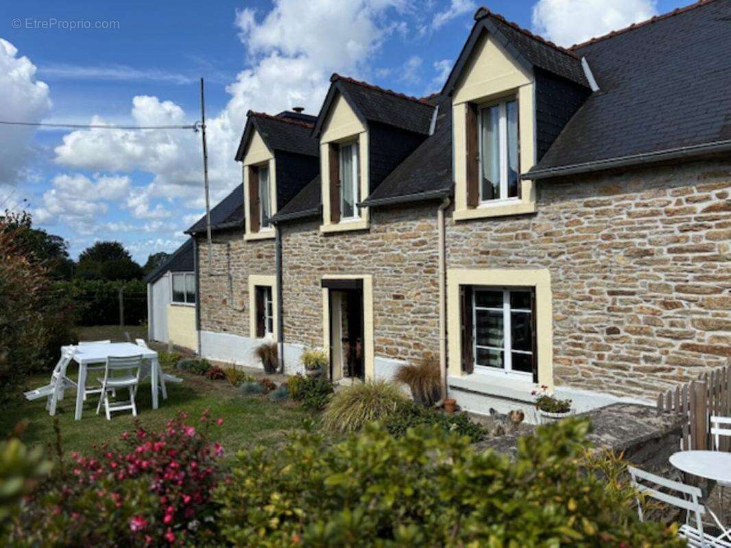 Maison à MELGVEN