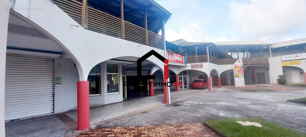 Commerce à SCHOELCHER