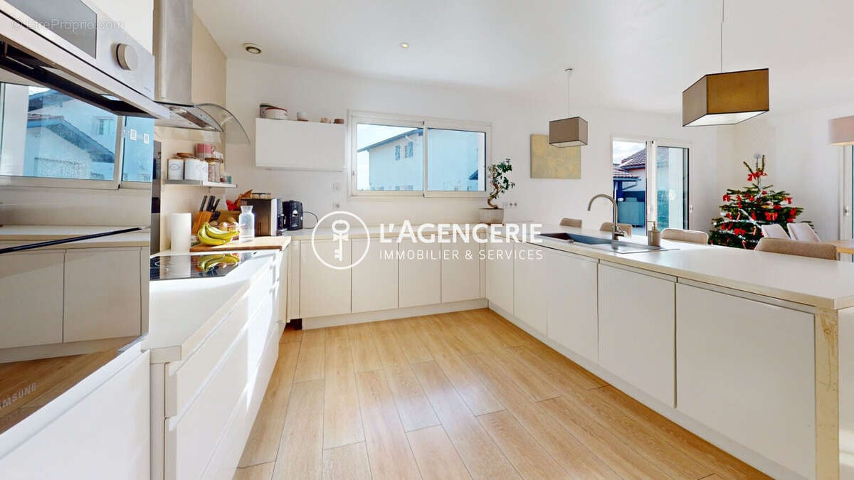 Maison à BASSUSSARRY