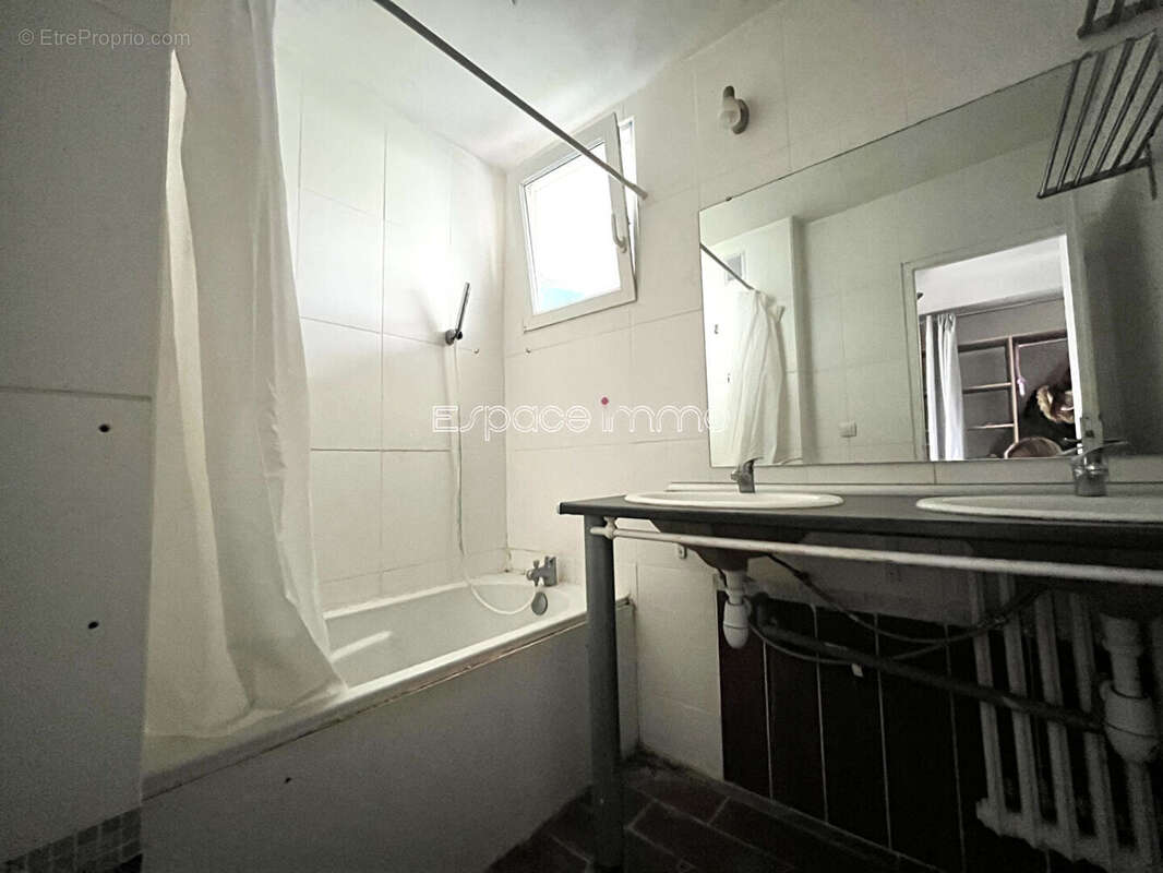 Appartement à MONT-SAINT-AIGNAN