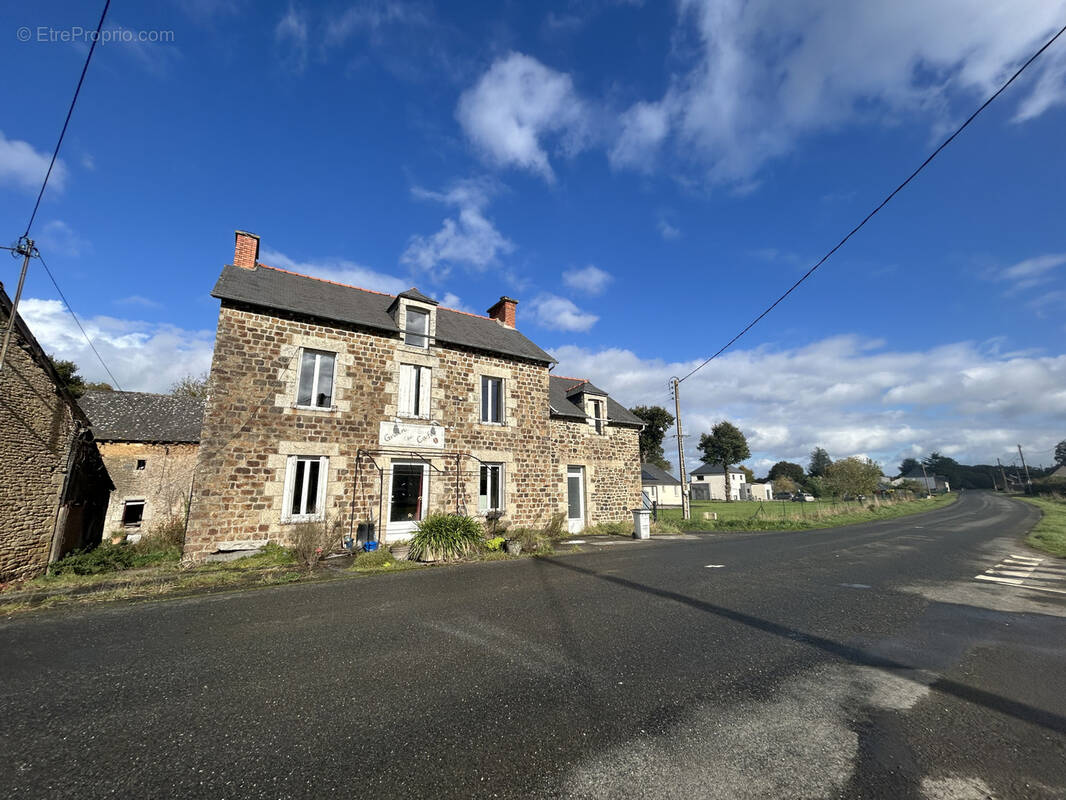 Maison à PLOUASNE