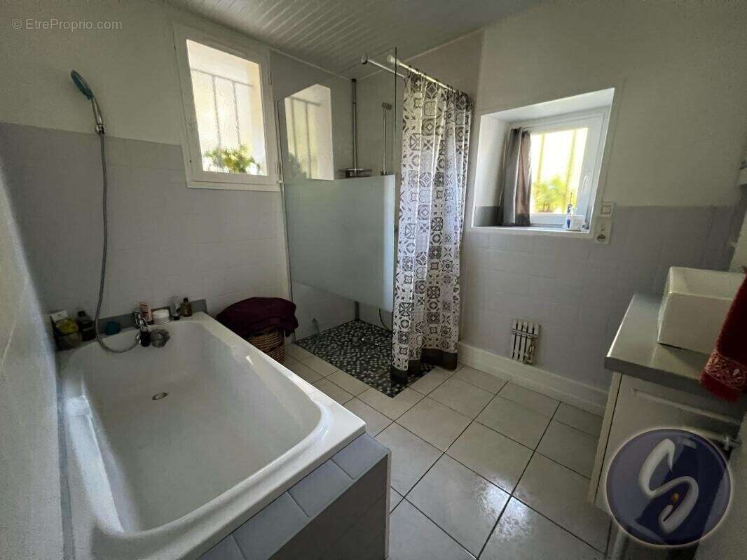 Maison à AZAY-LE-BRULE