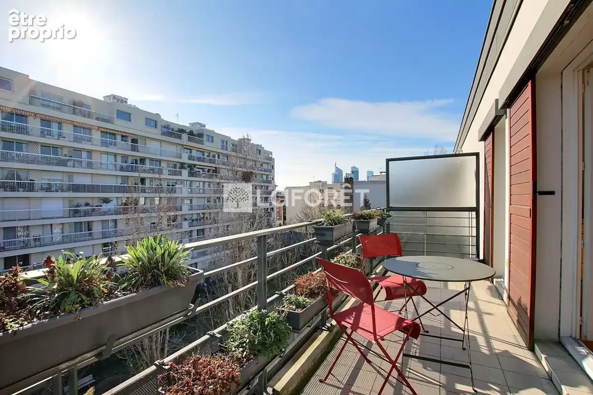 Appartement à COURBEVOIE