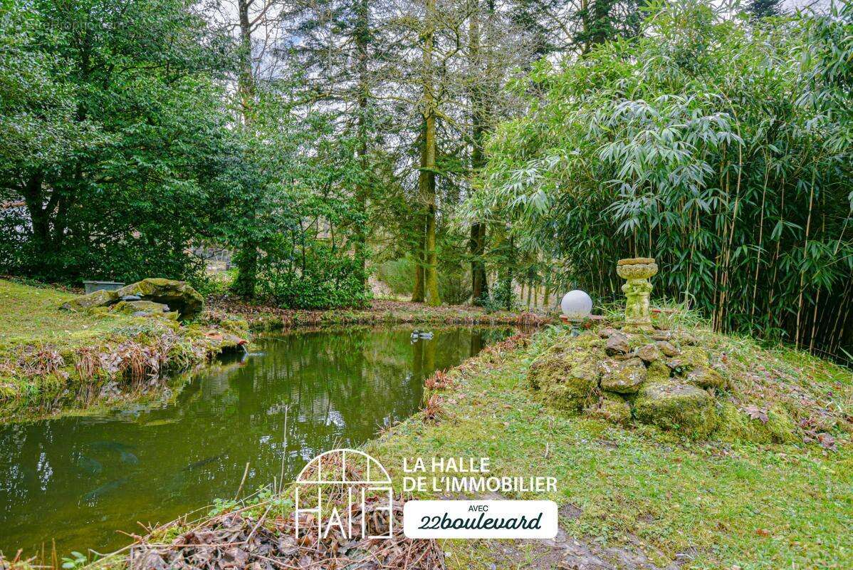 Maison à BONNAC-LA-COTE