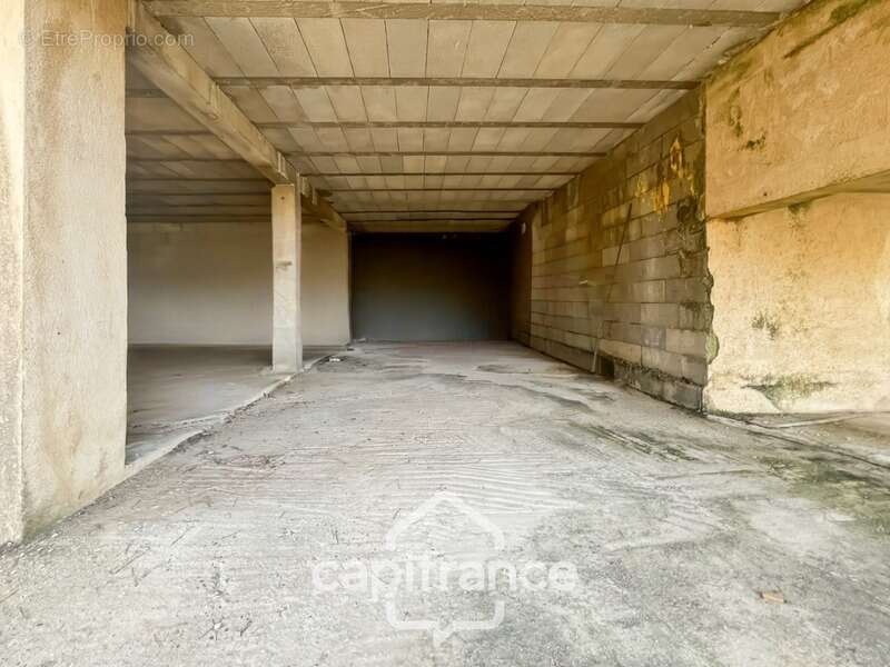 Domaine et Golf de Pont Royal, belle  propriété de 290 m2 établie sur un terrain de 2600 m2, cinq chambres, un bureau, piscine,  - photo 53