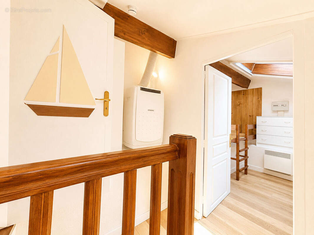 PORT FRÉJUS Duplex avec terrasse, garage et vue dégagée - photo 10