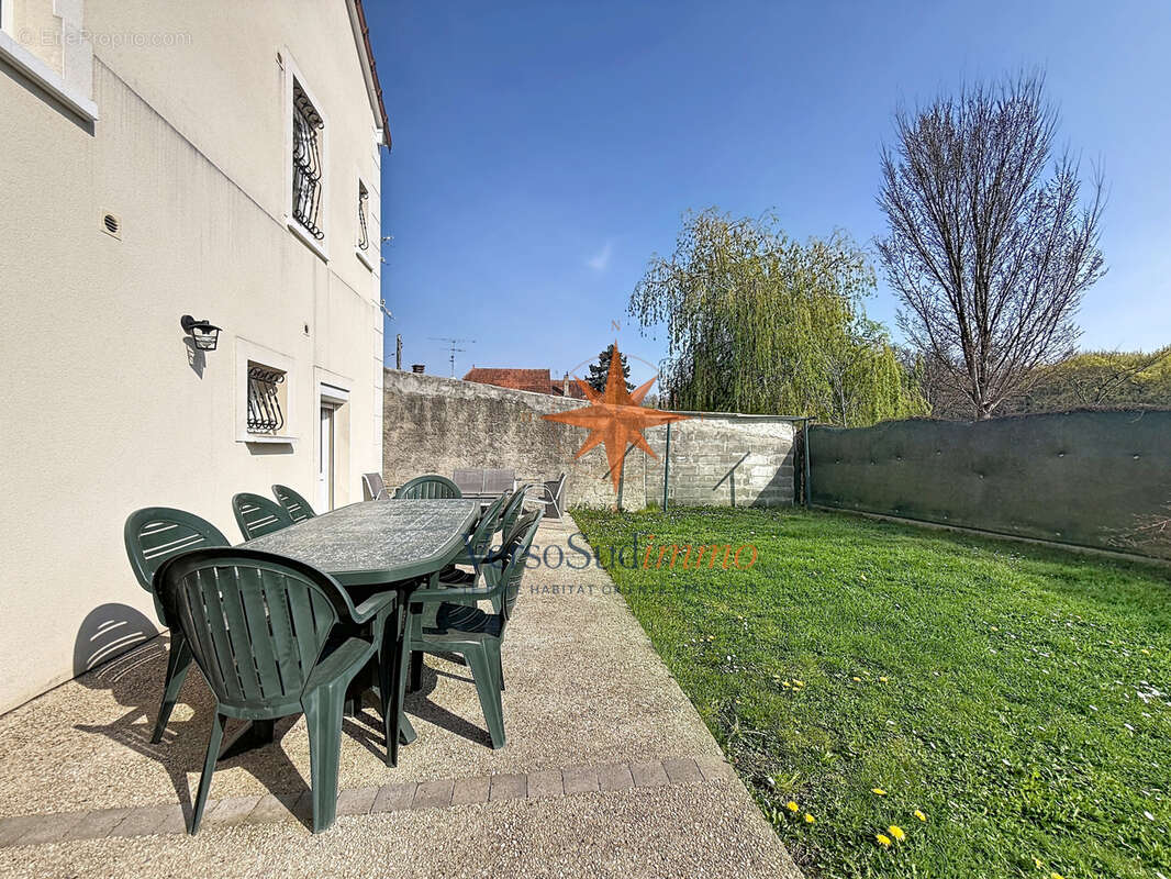 Maison à CHAMPS-SUR-MARNE