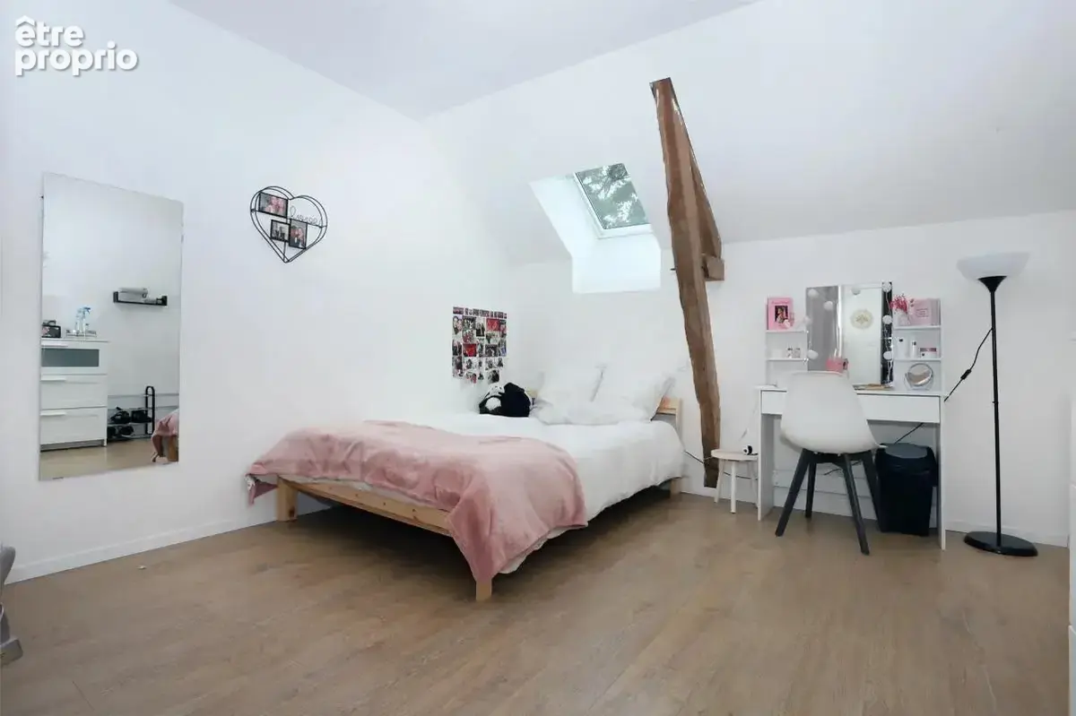 Maison de 9 pièces de 183 m² à Saint-Aubin-du-Cormier - photo 4