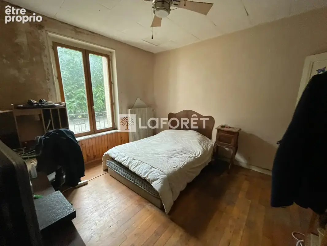 Lons-le-Saunier · Maison de caractère en pierre · 2 logements indépendants · Jardin 770 m² · Idéal investissement ou famille - photo 16