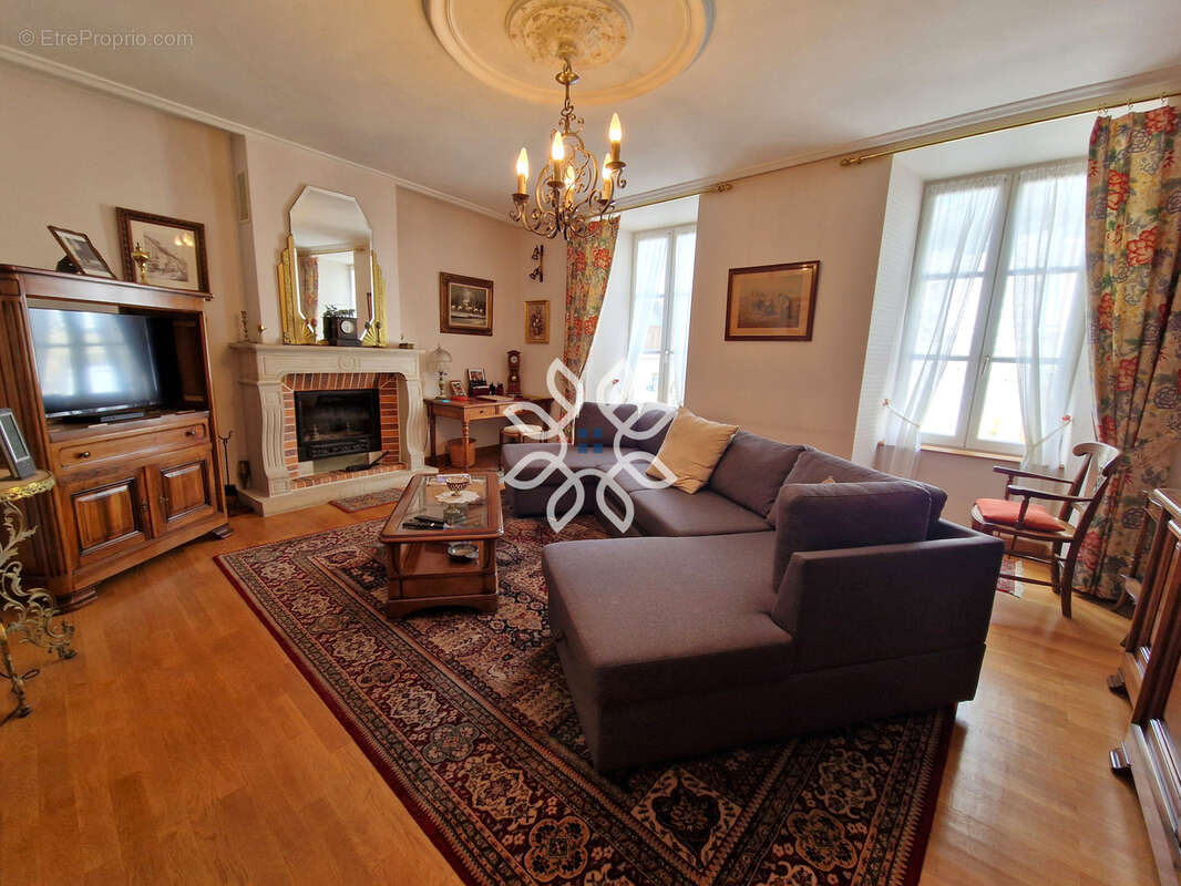 Maison à PEYRUSSE