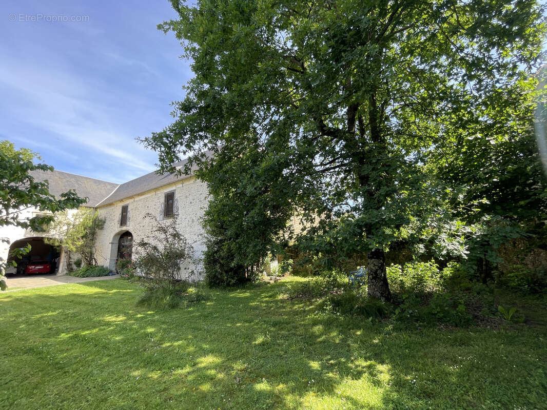 Rare enclos béarnais du XVIIe au XIXe siècle, au cœur de la vallée de Nay - photo 8