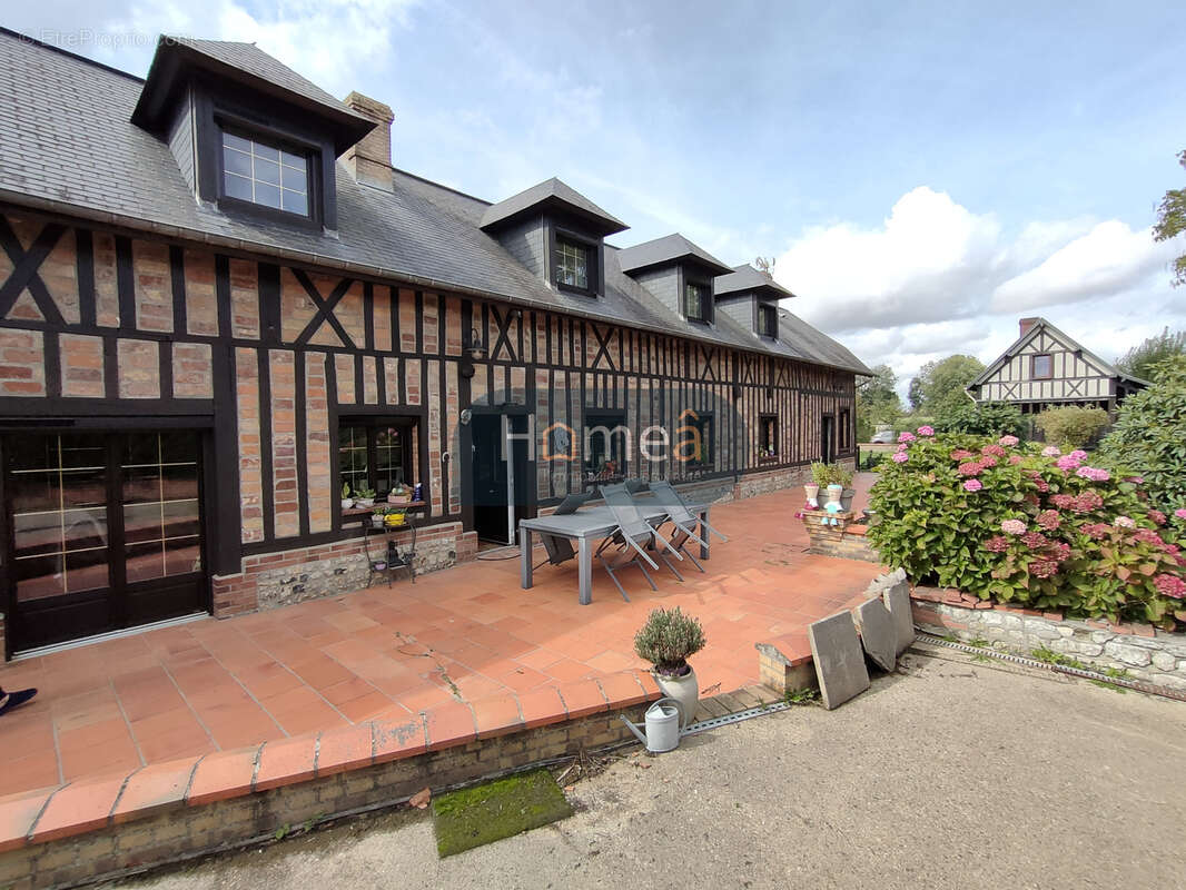 Maison 160 m2 et grande dépendance à 3 minutes du centre d'Yvetot - photo 2