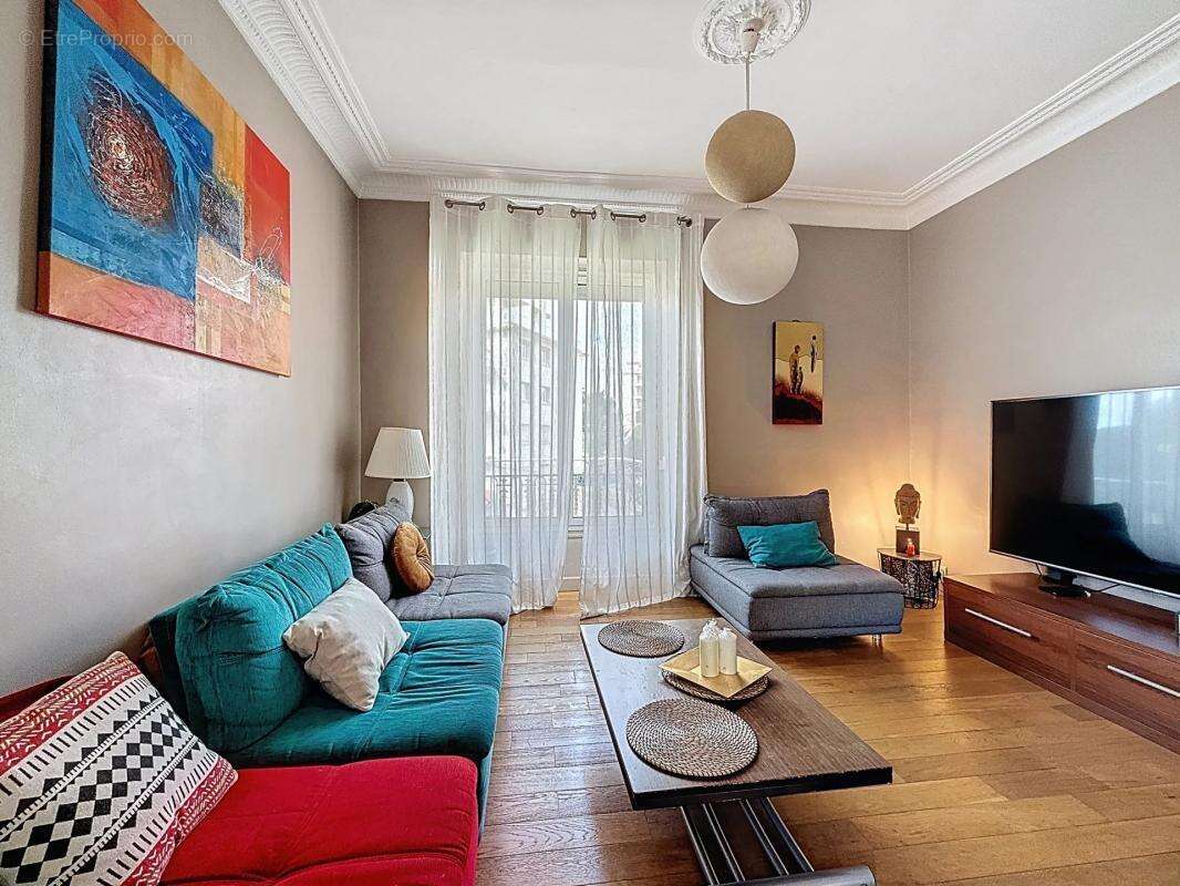Nice Cimiez : Propriété de 435m² comprenant 6 appartements - photo 4