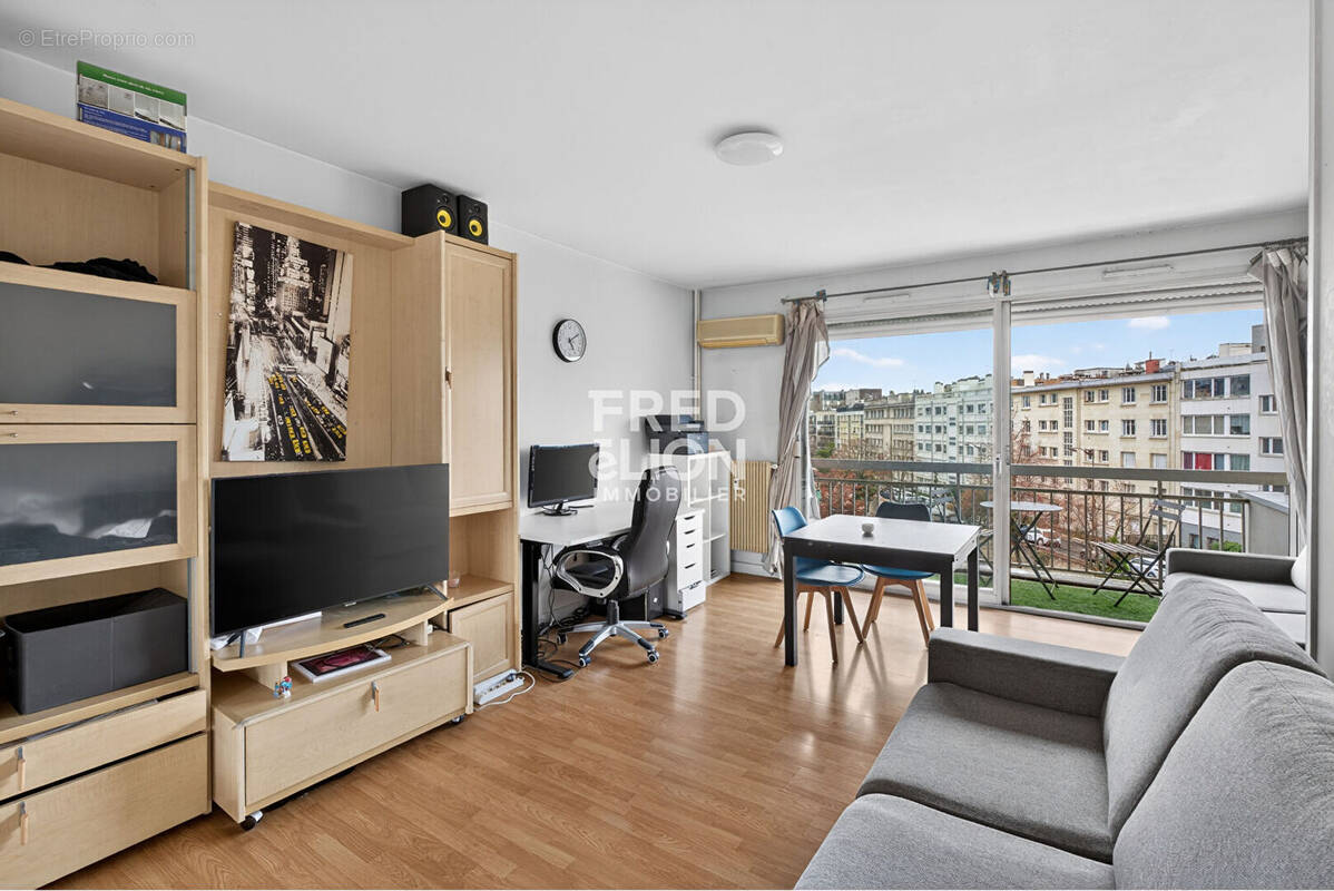 Appartement à NEUILLY-SUR-SEINE