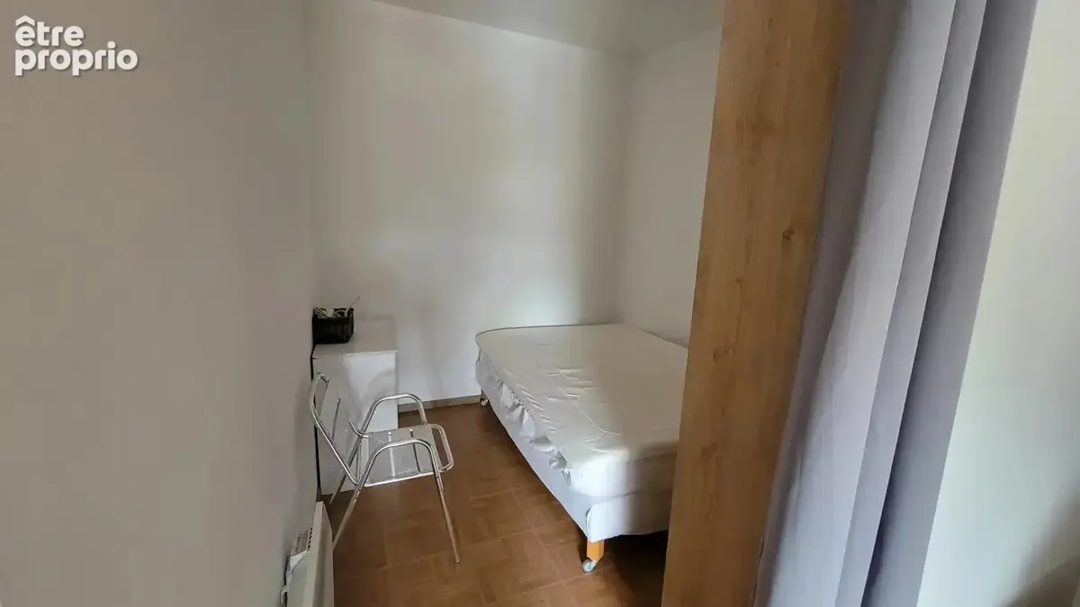 Idéal investissement locatif - Ensemble de deux studios et un appartement meublés avec trois caves dans immeuble en copropriété - photo 9