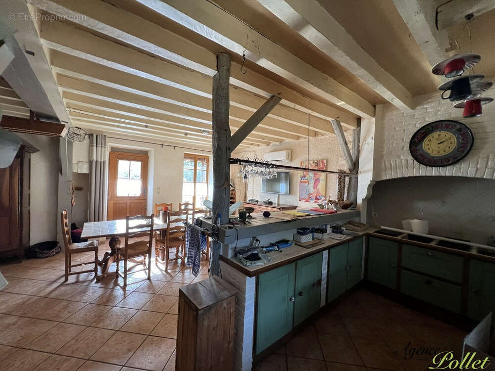 Maison à IVOY-LE-PRE