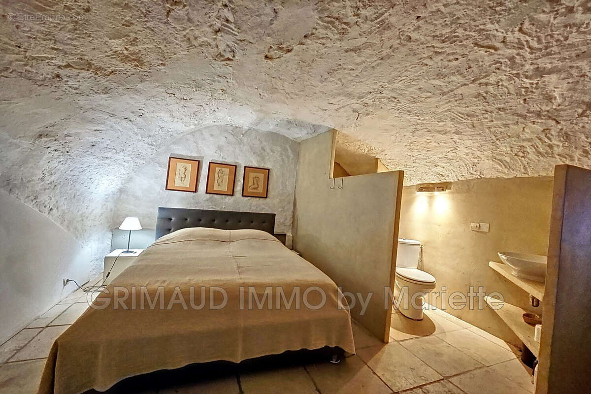 Maison à LA GARDE-FREINET