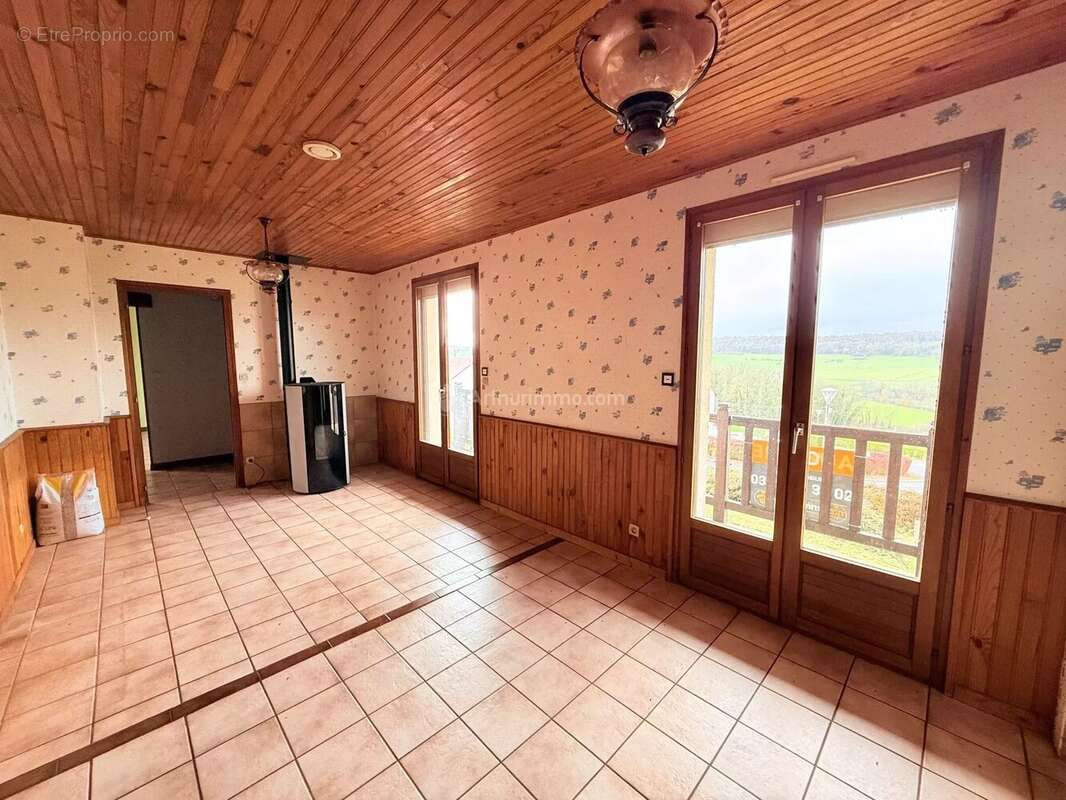 Maison à SOULAUCOURT-SUR-MOUZON