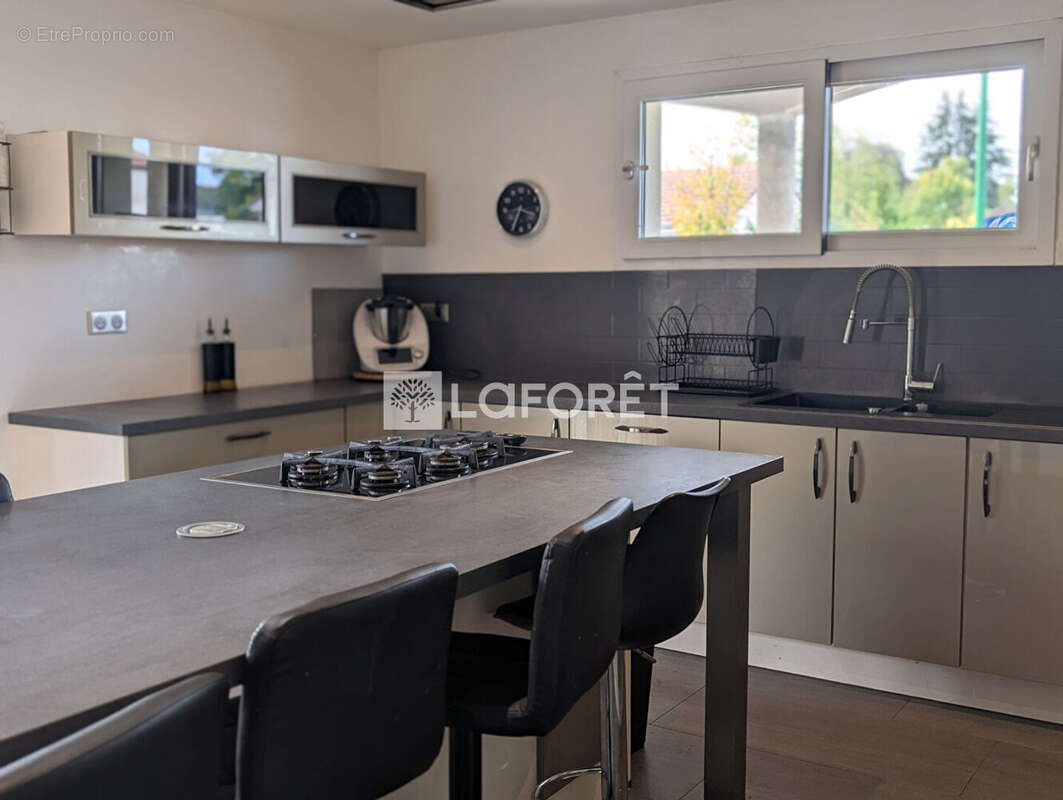 Maison à MONTFERRAND-LE-CHATEAU