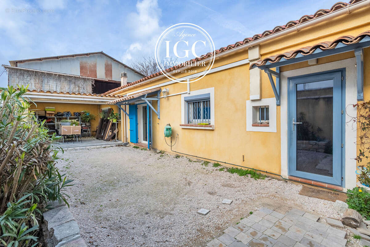 Maison à CHATEAUNEUF-LES-MARTIGUES