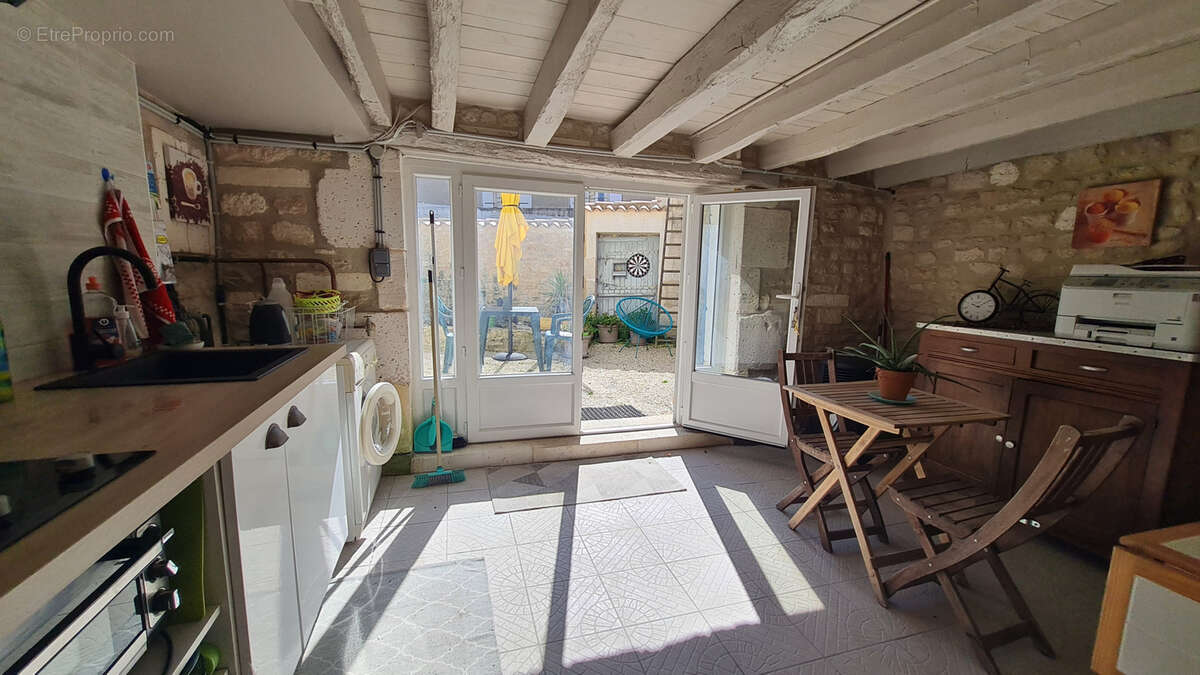 Maison à SAINT-GENIS-D&#039;HIERSAC