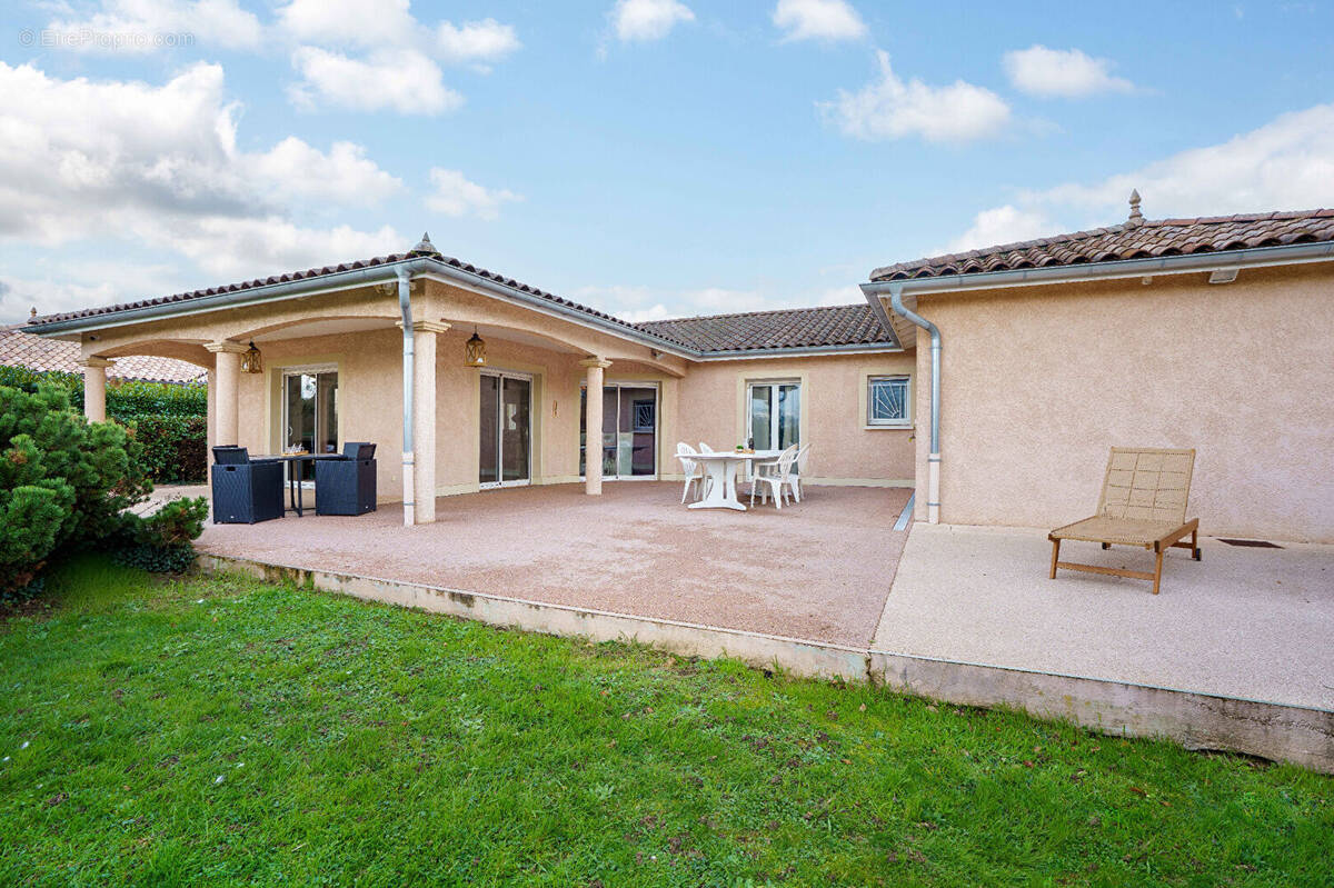 Maison à REPLONGES