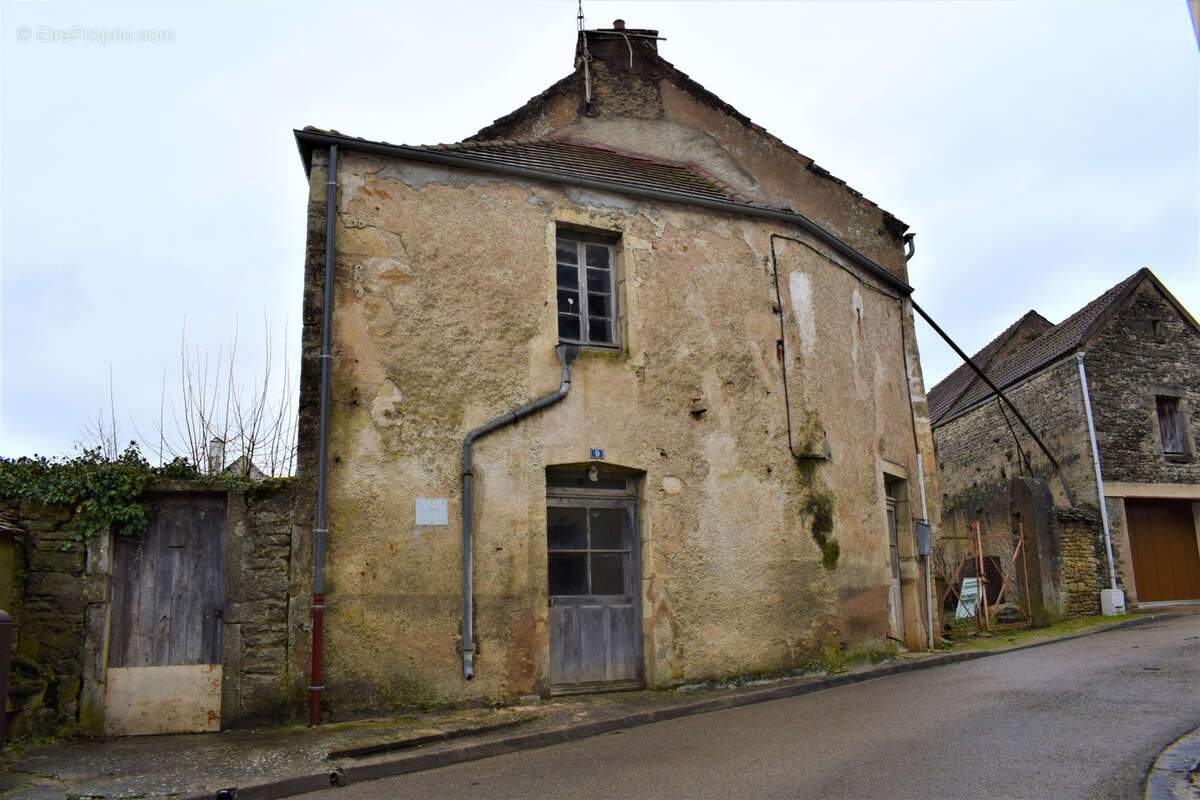 Maison à L&#039;ISLE-SUR-SEREIN