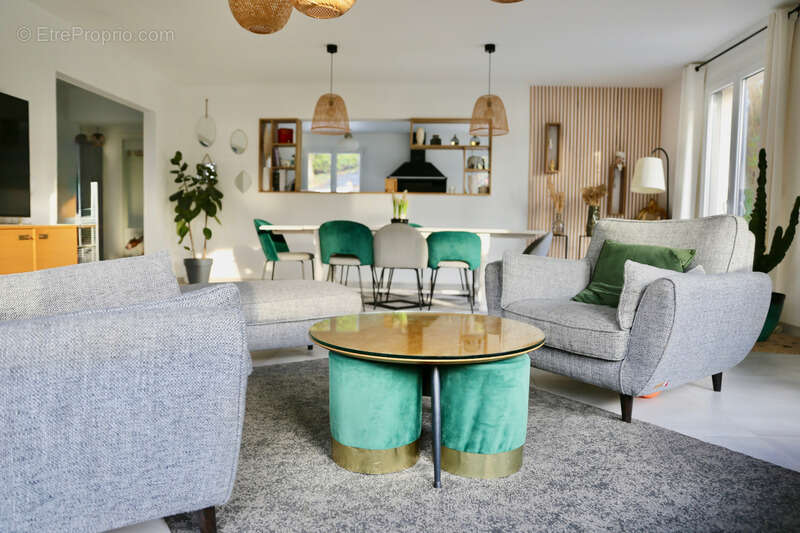 A vendre à Villers-Allerand une maison 160m2 : 5 chambres ; deux studios indepandants 35m2 et 55m2 ; - photo 17