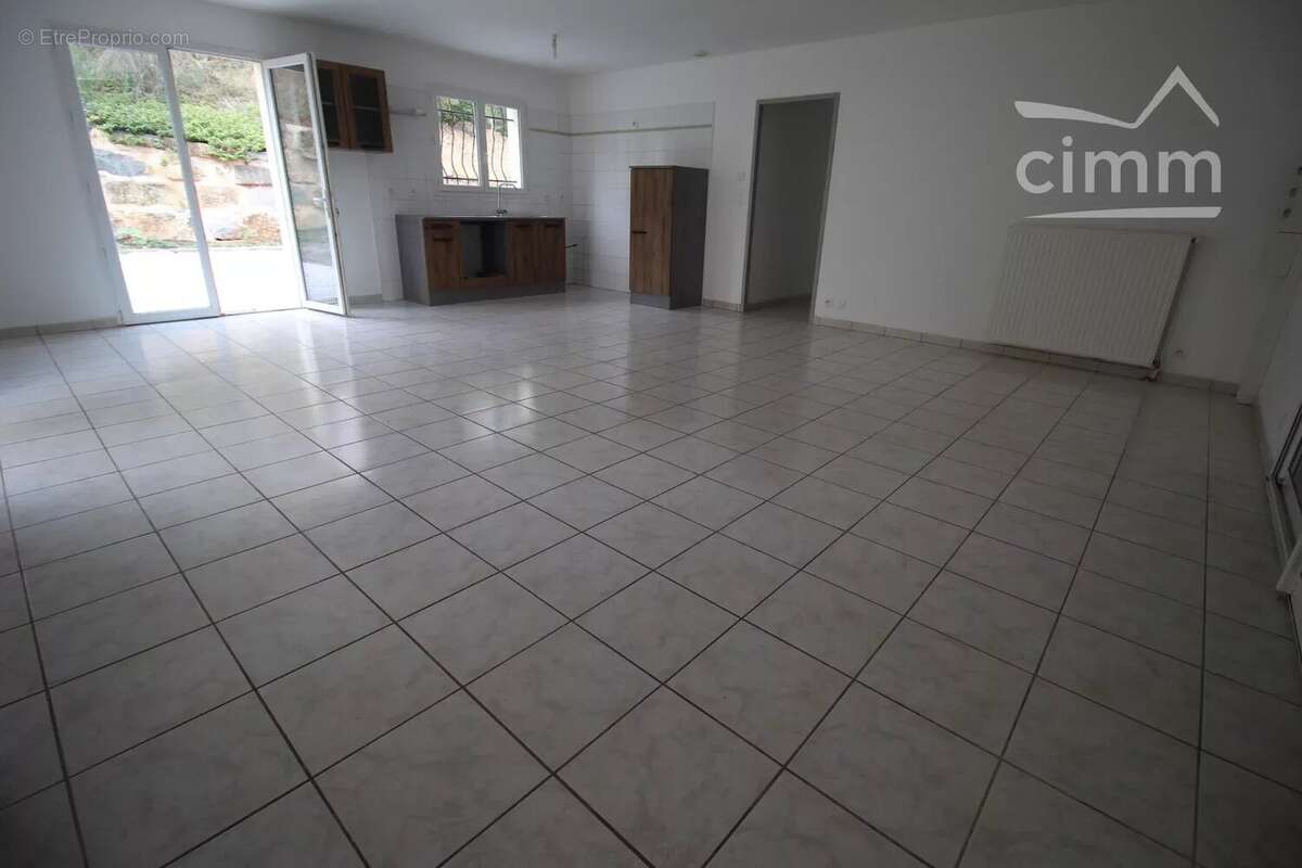 Maison à LUC-SUR-AUDE