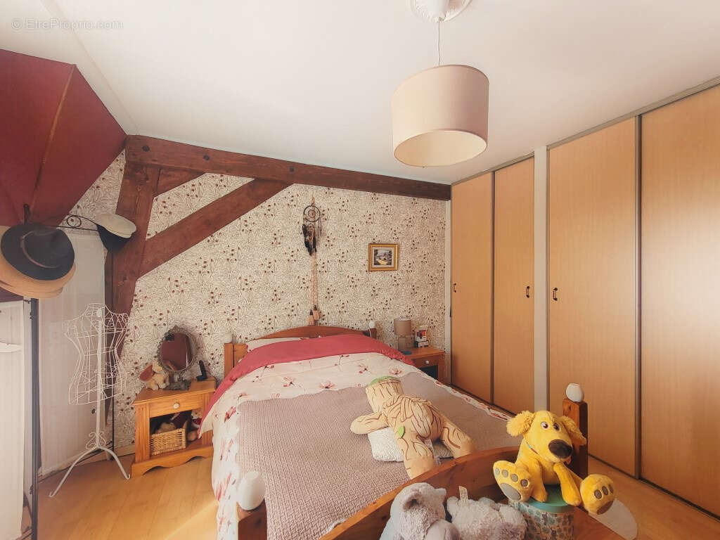 Maison à AVESNES-SUR-HELPE