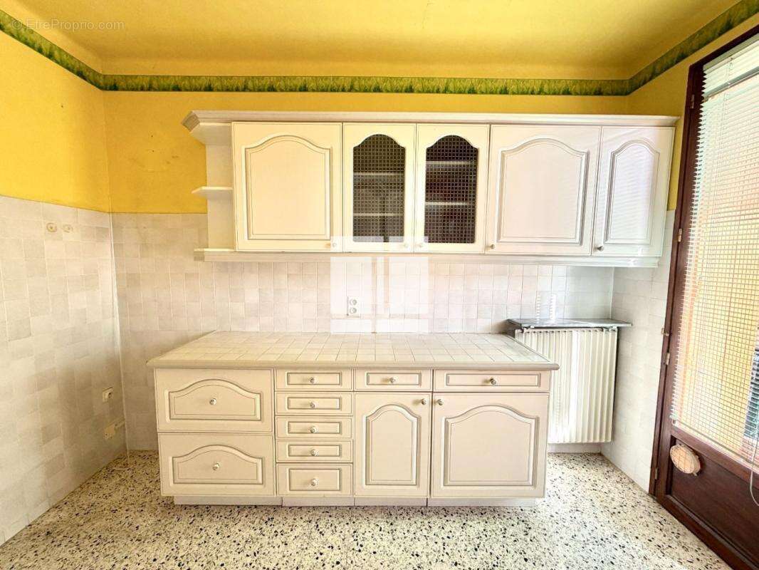 Appartement T4 de 86 m² à vendre – Centre de Calvi - photo 8