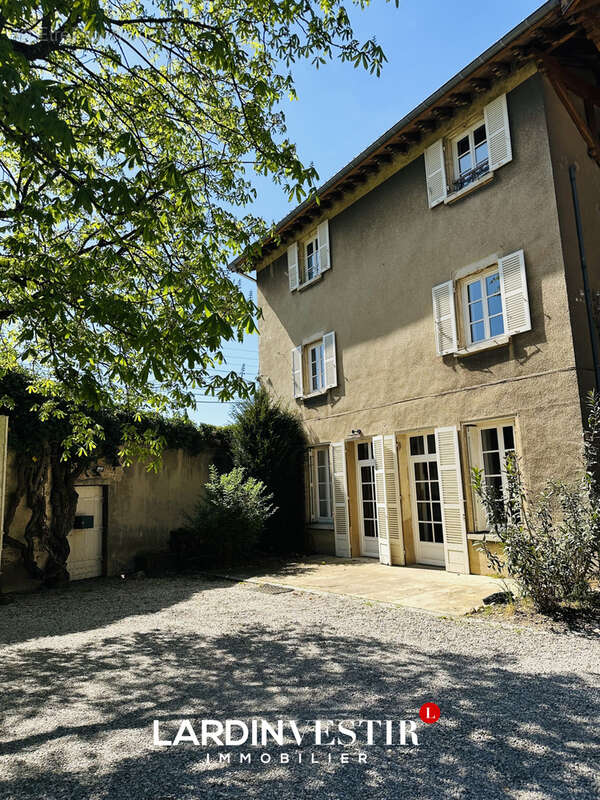 Maison à SAINT-GENIS-LAVAL